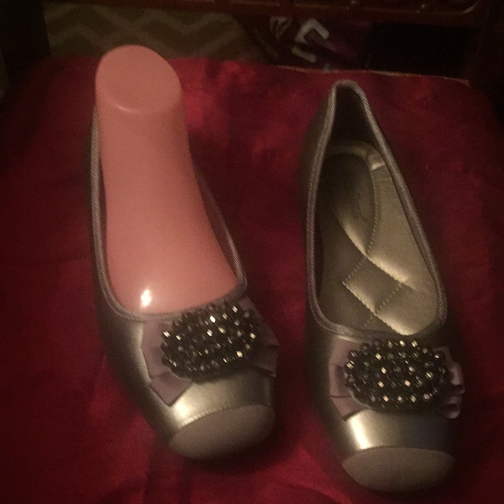 Pierre Dumas Women’s Gray Ballet Flats Size 9M